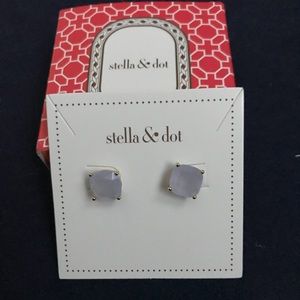 NIB Stella & Dot luxe studs.